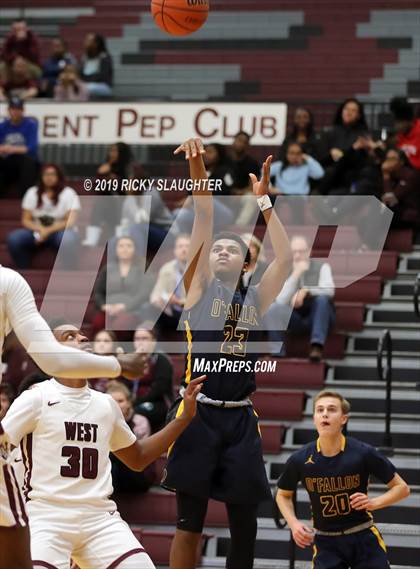 Thumbnail 3 in O'Fallon @ Belleville West (IHSA 1st Round Playoff) photogallery.