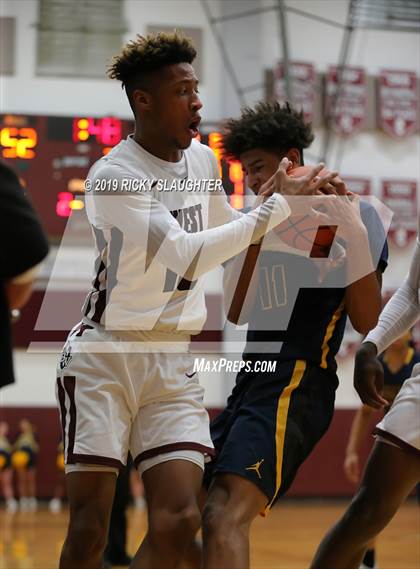 Thumbnail 1 in O'Fallon @ Belleville West (IHSA 1st Round Playoff) photogallery.