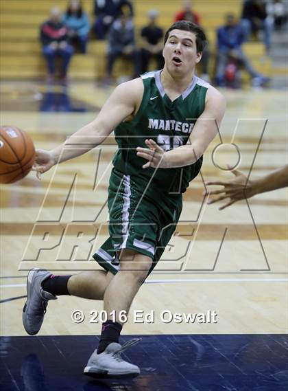 Thumbnail 2 in Manteca vs. Berkeley (MaxPreps MLK Classic) photogallery.