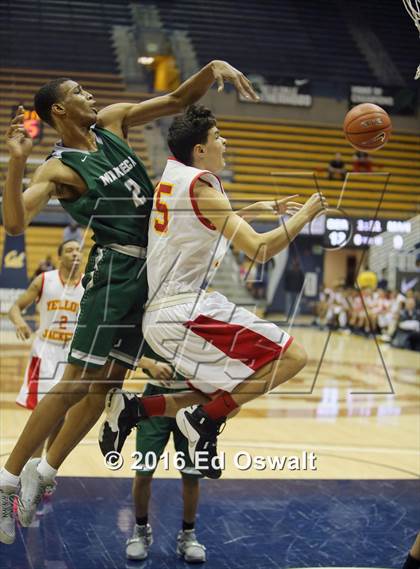 Thumbnail 3 in Manteca vs. Berkeley (MaxPreps MLK Classic) photogallery.