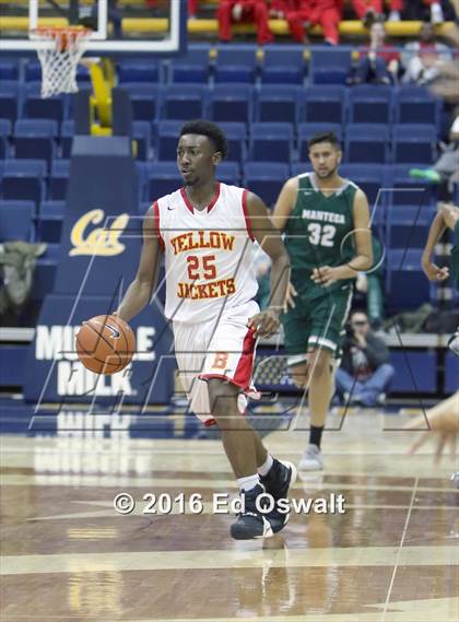 Thumbnail 2 in Manteca vs. Berkeley (MaxPreps MLK Classic) photogallery.