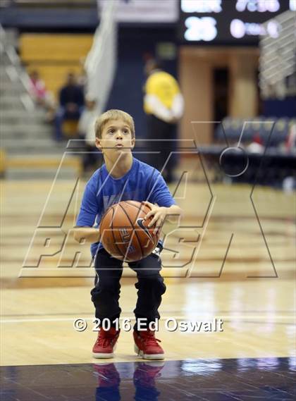 Thumbnail 3 in Manteca vs. Berkeley (MaxPreps MLK Classic) photogallery.
