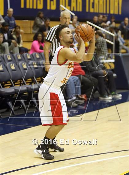 Thumbnail 2 in Manteca vs. Berkeley (MaxPreps MLK Classic) photogallery.