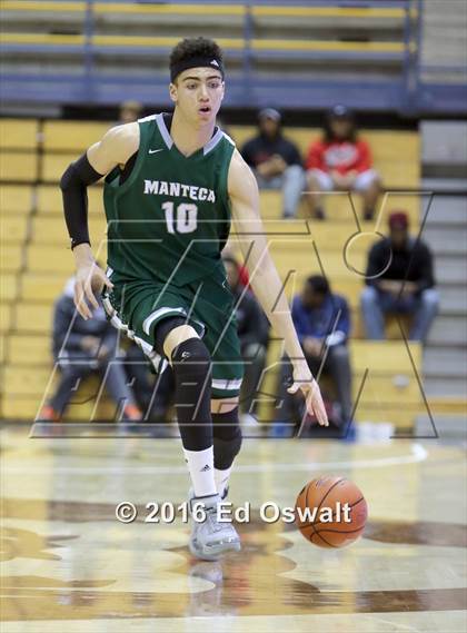 Thumbnail 2 in Manteca vs. Berkeley (MaxPreps MLK Classic) photogallery.