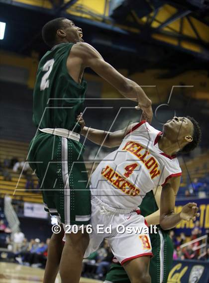 Thumbnail 2 in Manteca vs. Berkeley (MaxPreps MLK Classic) photogallery.