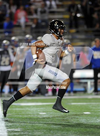 Thumbnail 2 in Santa Margarita vs. St. John Bosco photogallery.