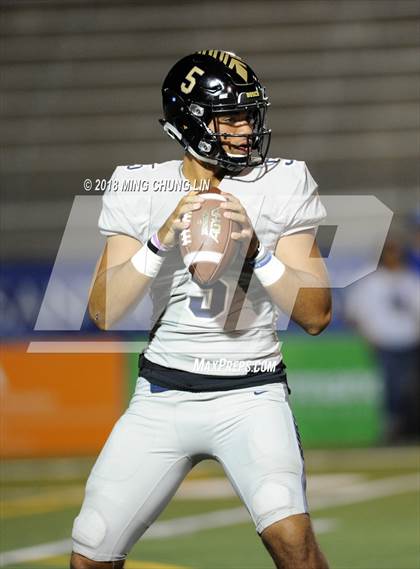 Thumbnail 3 in Santa Margarita vs. St. John Bosco photogallery.