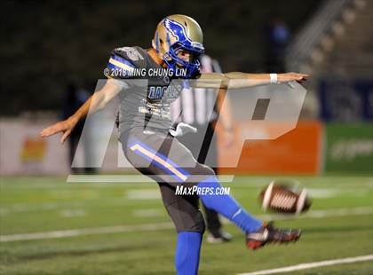 Thumbnail 3 in Santa Margarita vs. St. John Bosco photogallery.