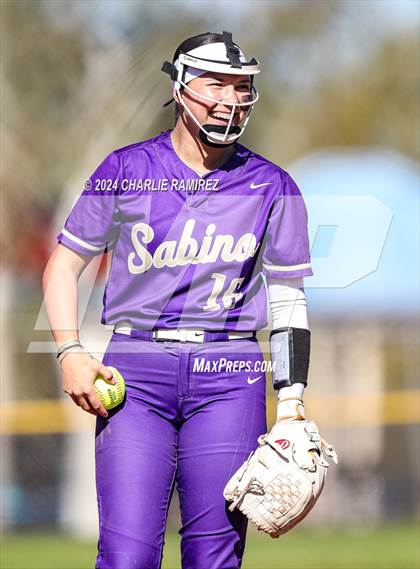 Thumbnail 2 in Casa Grande vs. Sabino photogallery.