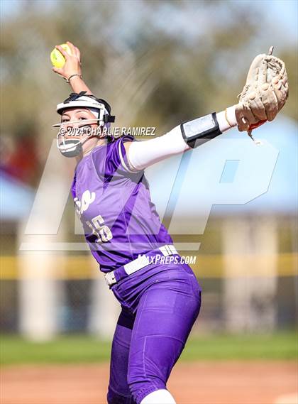 Thumbnail 2 in Casa Grande vs. Sabino photogallery.