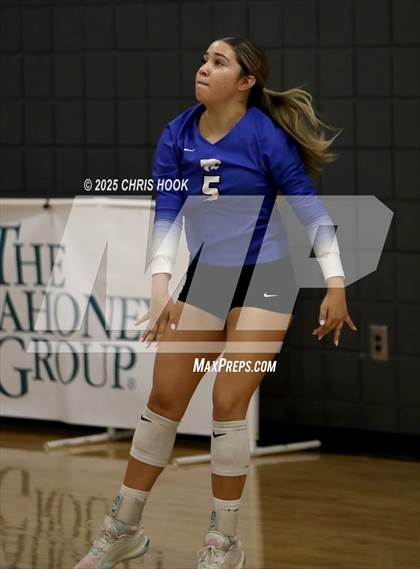 Thumbnail 3 in Mesquite vs. Mountain View (Lancer Invitational) photogallery.