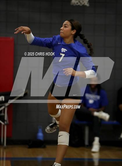 Thumbnail 3 in Mesquite vs. Mountain View (Lancer Invitational) photogallery.