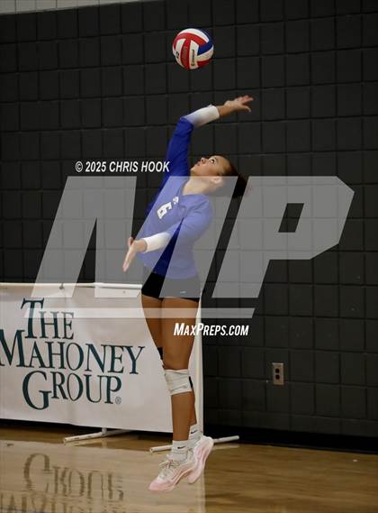 Thumbnail 2 in Mesquite vs. Mountain View (Lancer Invitational) photogallery.