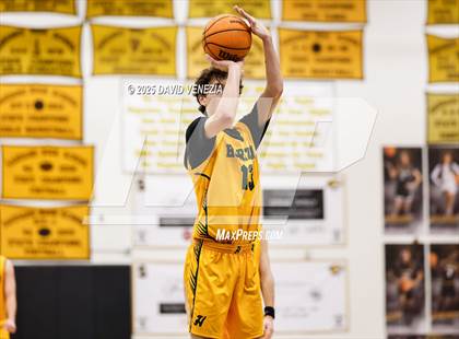 Thumbnail 3 in Horizon vs. Benjamin Franklin photogallery.