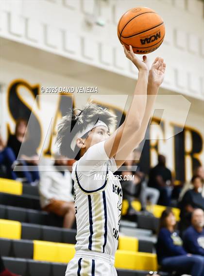 Thumbnail 3 in Horizon vs. Benjamin Franklin photogallery.