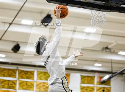 Thumbnail 3 in Horizon vs. Benjamin Franklin photogallery.