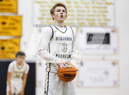 Thumbnail 1 in Horizon vs. Benjamin Franklin photogallery.