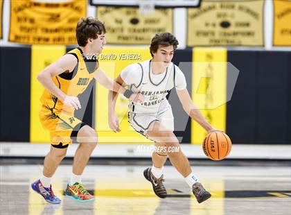 Thumbnail 3 in Horizon vs. Benjamin Franklin photogallery.