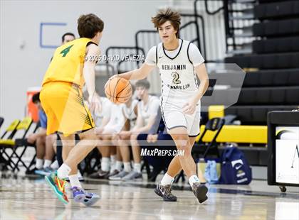 Thumbnail 3 in Horizon vs. Benjamin Franklin photogallery.