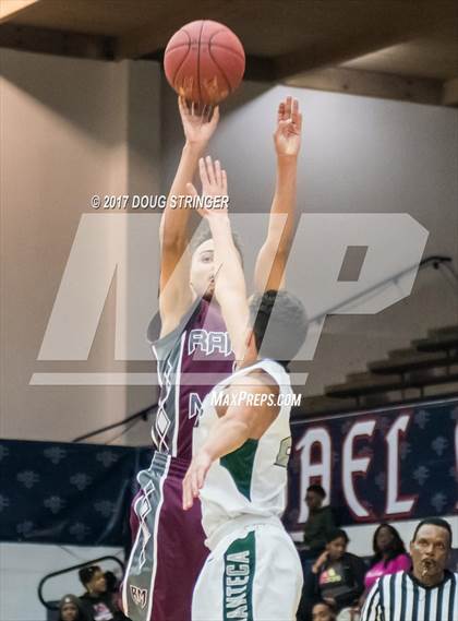Thumbnail 1 in Rancho Mirage vs. Manteca (MLK De La Salle/MaxPreps Classic) photogallery.