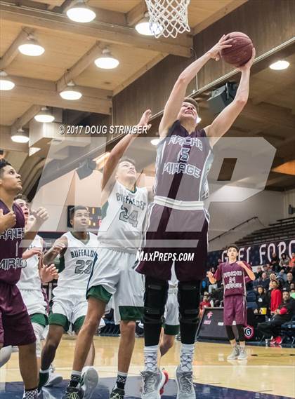 Thumbnail 2 in Rancho Mirage vs. Manteca (MLK De La Salle/MaxPreps Classic) photogallery.