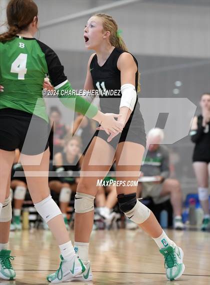 Thumbnail 2 in Magnolia West vs. Brenham (Legends Invitational) photogallery.