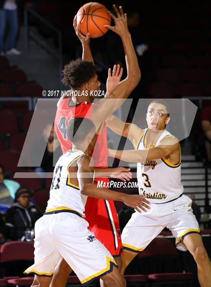 Thumbnail 2 in Westchester vs. Westbury Christian (Tarkanian Classic) photogallery.