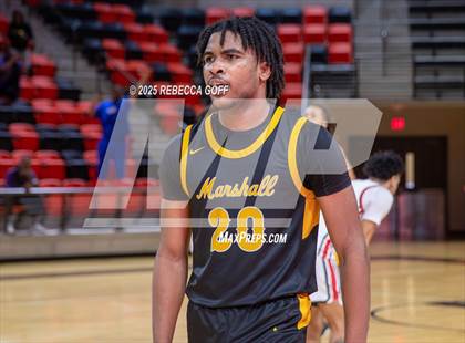Thumbnail 3 in Fort Bend Marshall vs. Port Arthur Memorial (UIL 5A DII Regional Finals Playoff) photogallery.