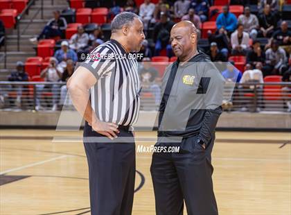 Thumbnail 2 in Fort Bend Marshall vs. Port Arthur Memorial (UIL 5A DII Regional Finals Playoff) photogallery.