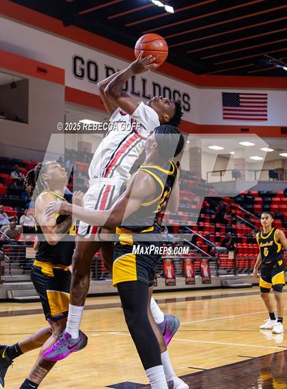 Thumbnail 2 in Fort Bend Marshall vs. Port Arthur Memorial (UIL 5A DII Regional Finals Playoff) photogallery.