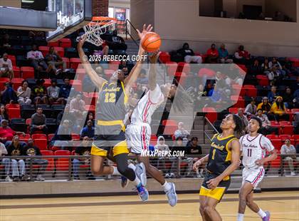 Thumbnail 2 in Fort Bend Marshall vs. Port Arthur Memorial (UIL 5A DII Regional Finals Playoff) photogallery.