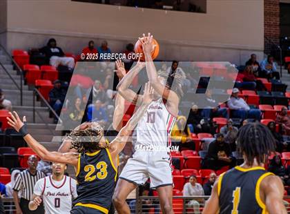 Thumbnail 1 in Fort Bend Marshall vs. Port Arthur Memorial (UIL 5A DII Regional Finals Playoff) photogallery.