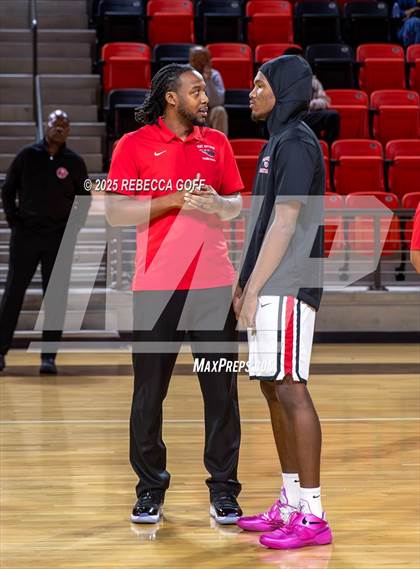Thumbnail 3 in Fort Bend Marshall vs. Port Arthur Memorial (UIL 5A DII Regional Finals Playoff) photogallery.