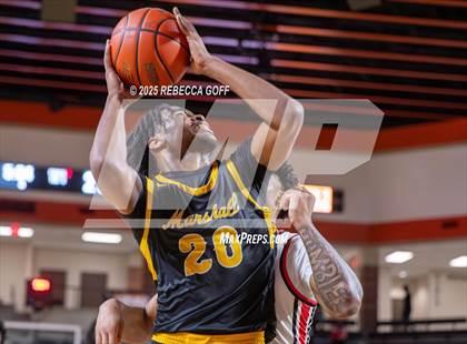Thumbnail 3 in Fort Bend Marshall vs. Port Arthur Memorial (UIL 5A DII Regional Finals Playoff) photogallery.