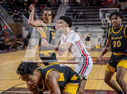 Thumbnail 2 in Fort Bend Marshall vs. Port Arthur Memorial (UIL 5A DII Regional Finals Playoff) photogallery.