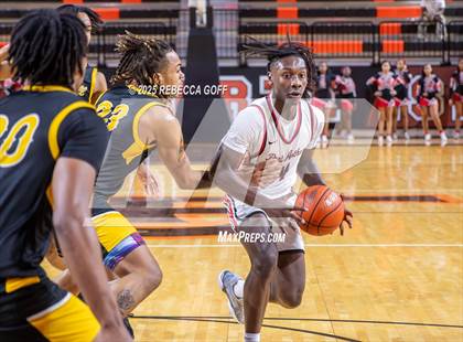 Thumbnail 3 in Fort Bend Marshall vs. Port Arthur Memorial (UIL 5A DII Regional Finals Playoff) photogallery.