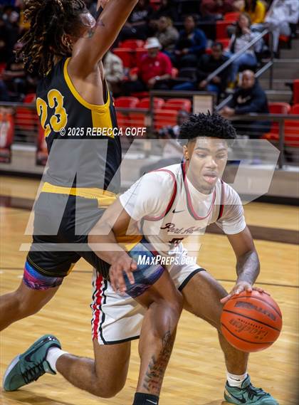 Thumbnail 2 in Fort Bend Marshall vs. Port Arthur Memorial (UIL 5A DII Regional Finals Playoff) photogallery.