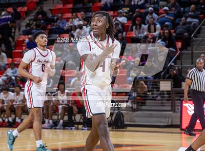 Thumbnail 3 in Fort Bend Marshall vs. Port Arthur Memorial (UIL 5A DII Regional Finals Playoff) photogallery.