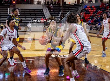 Thumbnail 3 in Fort Bend Marshall vs. Port Arthur Memorial (UIL 5A DII Regional Finals Playoff) photogallery.