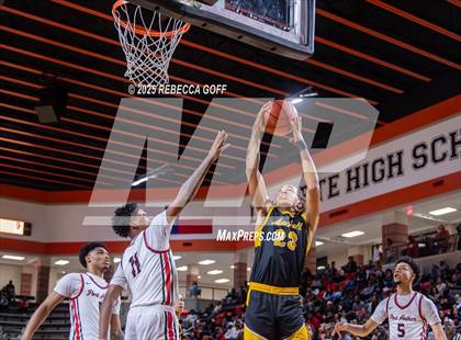 Thumbnail 1 in Fort Bend Marshall vs. Port Arthur Memorial (UIL 5A DII Regional Finals Playoff) photogallery.