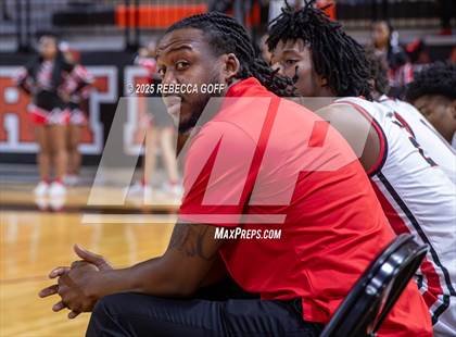 Thumbnail 1 in Fort Bend Marshall vs. Port Arthur Memorial (UIL 5A DII Regional Finals Playoff) photogallery.