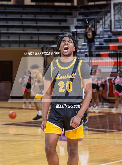 Thumbnail 2 in Fort Bend Marshall vs. Port Arthur Memorial (UIL 5A DII Regional Finals Playoff) photogallery.