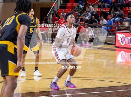 Thumbnail 1 in Fort Bend Marshall vs. Port Arthur Memorial (UIL 5A DII Regional Finals Playoff) photogallery.