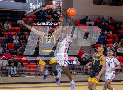 Thumbnail 3 in Fort Bend Marshall vs. Port Arthur Memorial (UIL 5A DII Regional Finals Playoff) photogallery.