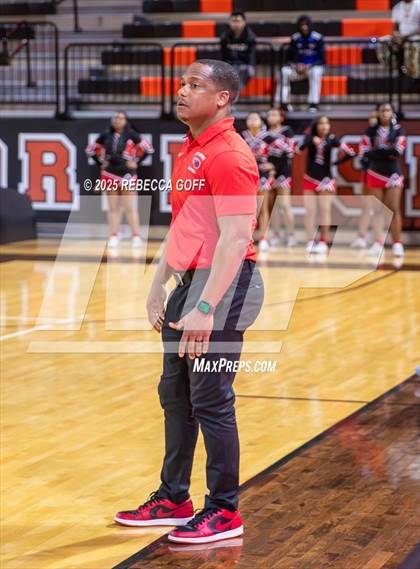 Thumbnail 3 in Fort Bend Marshall vs. Port Arthur Memorial (UIL 5A DII Regional Finals Playoff) photogallery.