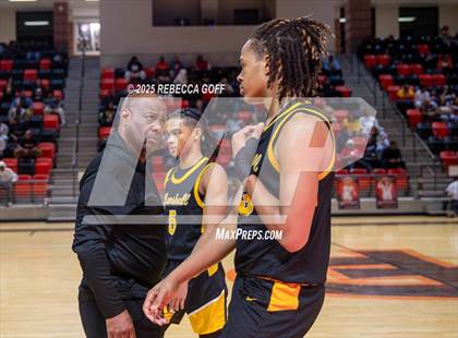 Thumbnail 2 in Fort Bend Marshall vs. Port Arthur Memorial (UIL 5A DII Regional Finals Playoff) photogallery.
