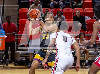 Thumbnail 3 in Fort Bend Marshall vs. Port Arthur Memorial (UIL 5A DII Regional Finals Playoff) photogallery.