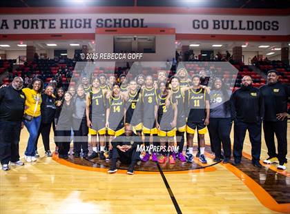 Thumbnail 1 in Fort Bend Marshall vs. Port Arthur Memorial (UIL 5A DII Regional Finals Playoff) photogallery.