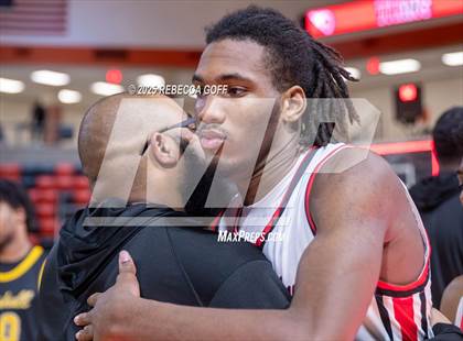 Thumbnail 2 in Fort Bend Marshall vs. Port Arthur Memorial (UIL 5A DII Regional Finals Playoff) photogallery.