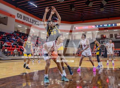 Thumbnail 3 in Fort Bend Marshall vs. Port Arthur Memorial (UIL 5A DII Regional Finals Playoff) photogallery.